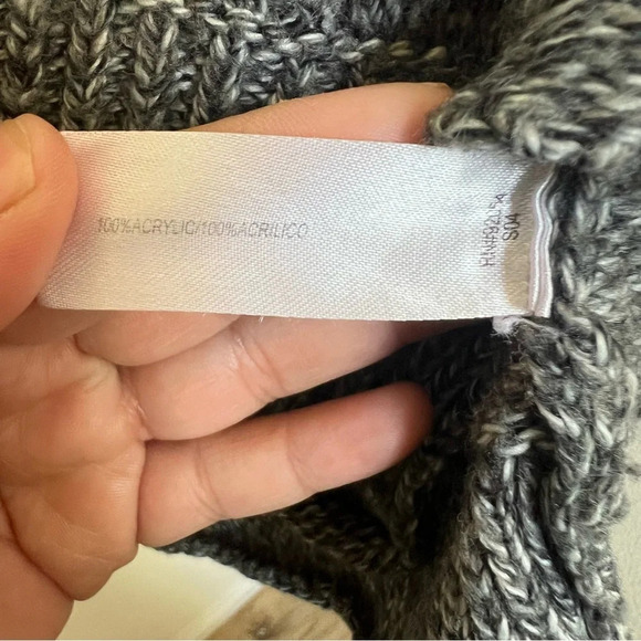 Carolyn Taylor Short Sleeve One Button Cardigan Sweater Gray Size Medium - Picture 5 of 10